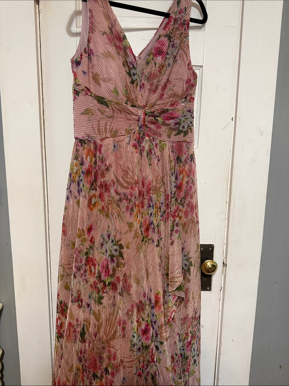 Sleeveless Pink Floral Maxi Dress with V-Neck